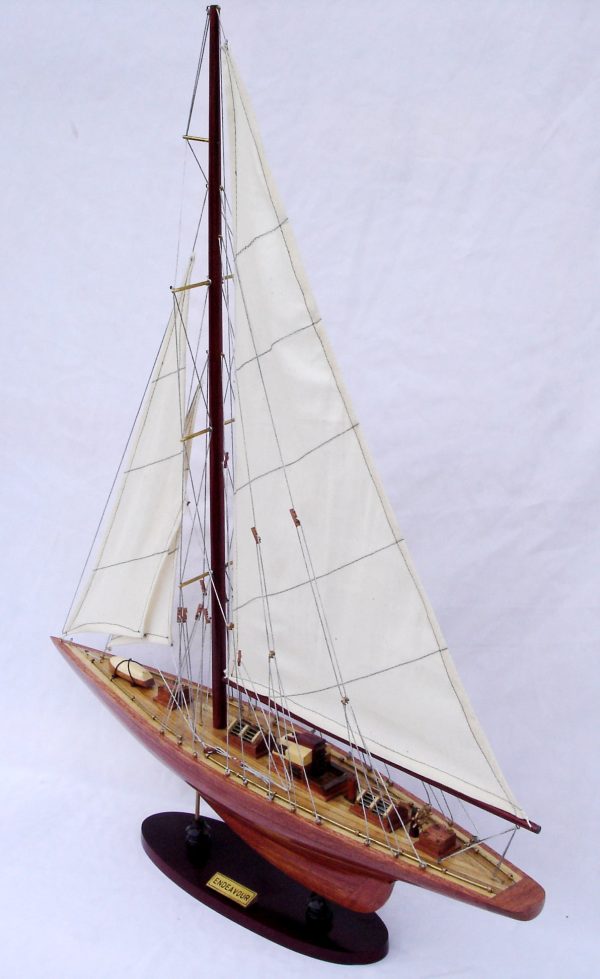 Endeavour Model Yacht  (Standard Range) - GN - Image 7