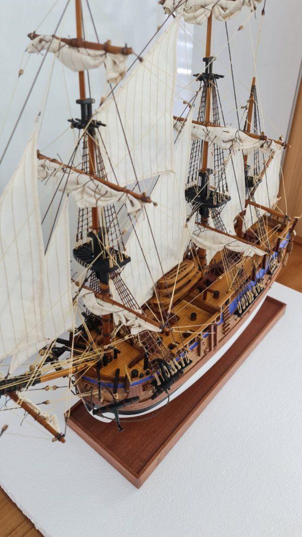 HMS Endeavour model ship (Premier Range) - PSM - Image 21