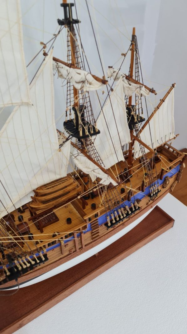 HMS Endeavour model ship (Premier Range) - PSM - Image 22