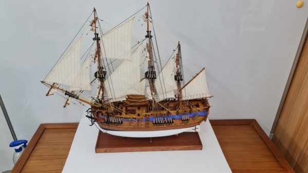 HMS Endeavour model ship (Premier Range) - PSM - Image 23