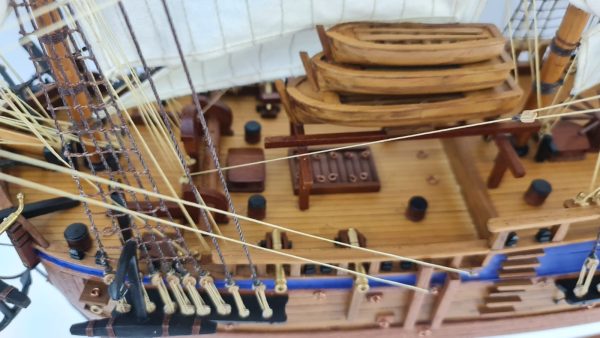 HMS Endeavour model ship (Premier Range) - PSM - Image 12