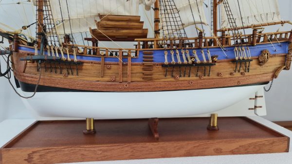 HMS Endeavour model ship (Premier Range) - PSM - Image 16