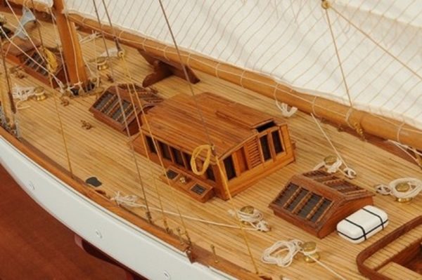 Merry Maid Model Yacht - Image 4