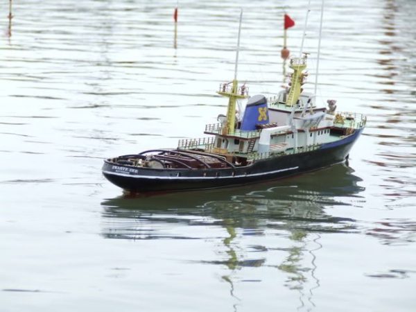 Zwarte Zee Model Ship Kit - Billing Boats (B592) - Image 3