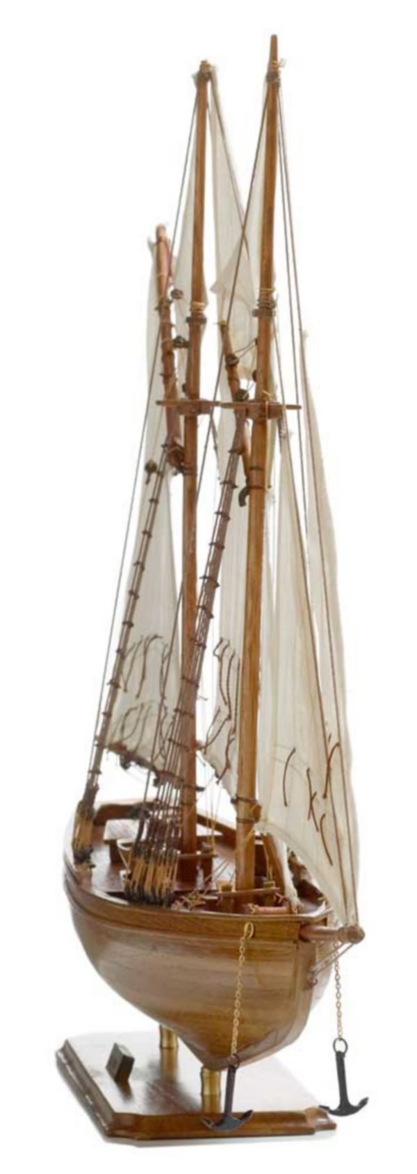 Blue Nose I Model Yacht (Superior Range) - PSM - Image 3
