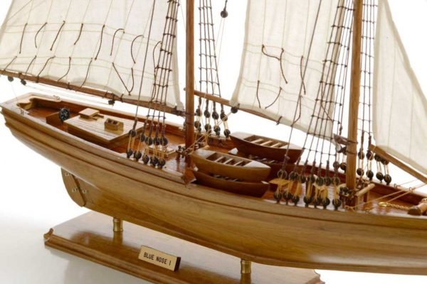 Blue Nose I Model Yacht (Superior Range) - PSM - Image 4