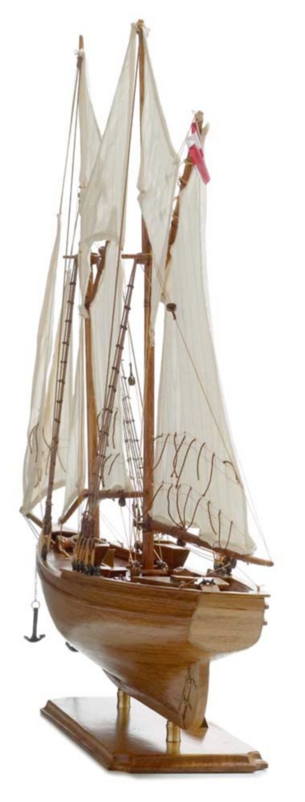 Blue Nose I Model Yacht (Superior Range) - PSM - Image 5