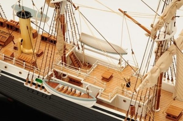 Endurance 1912 (Sir Ernest Shakleton) Model Ship ( Premier Range) - PSM - Image 3