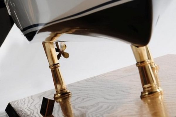 Bertram 700 Model Yacht - Image 9