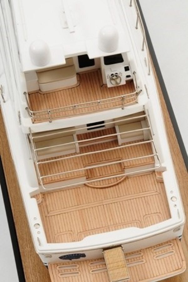Bertram 700 Model Yacht - Image 10