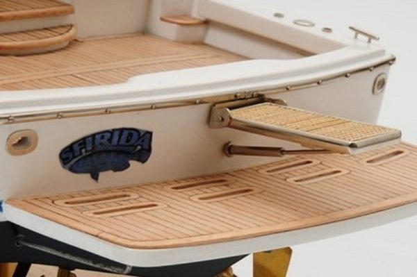 Bertram 700 Model Yacht - Image 11