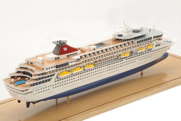 Balmoral Cruise Liner - Image 5