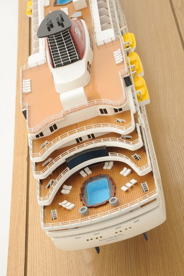 Balmoral Cruise Liner - Image 7