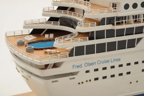 Balmoral Cruise Liner - Image 18