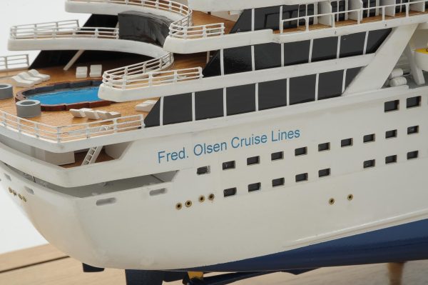 Balmoral Cruise Liner - Image 19