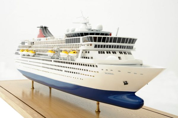 Balmoral Cruise Liner - Image 29