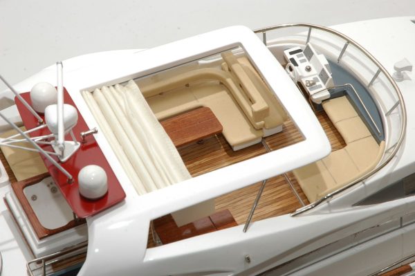 Aicon Fly 85 Yacht - Image 5