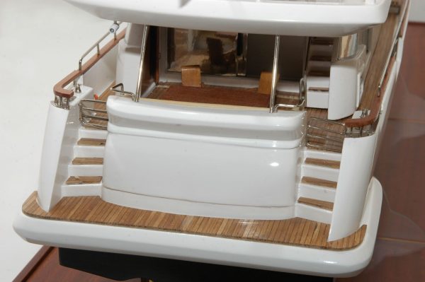 Aicon Fly 85 Yacht - Image 7