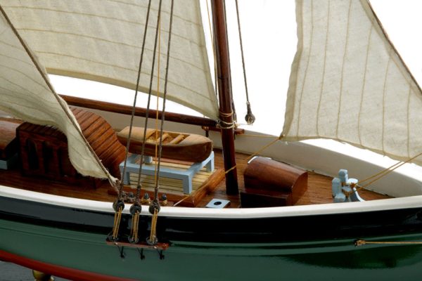 Brixham Trawler (Provident) Ship Model (Superior Range) - PSM - Image 4