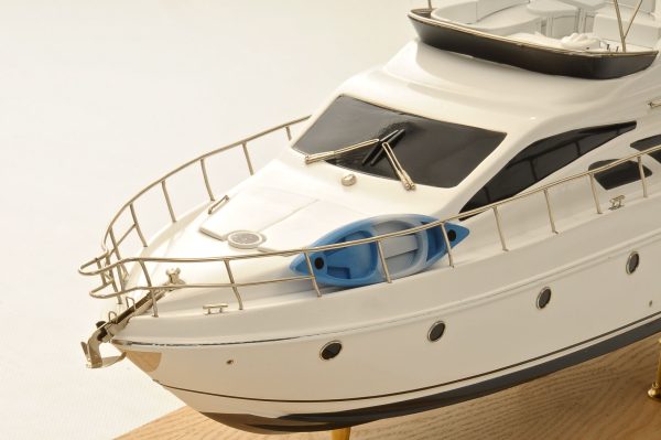 Azimut 50 Model Yacht - Image 4