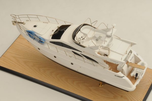 Azimut 50 Model Yacht - Image 8