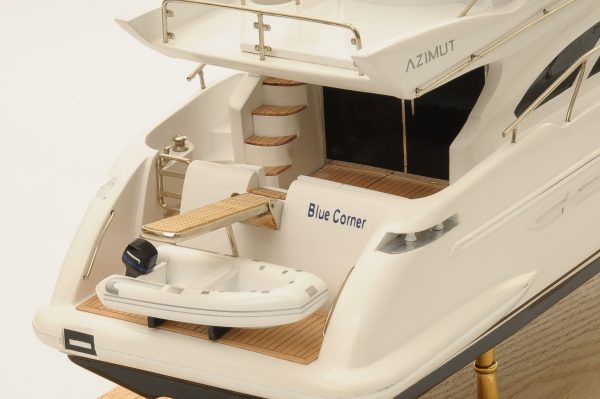 Azimut 50 Model Yacht - Image 11