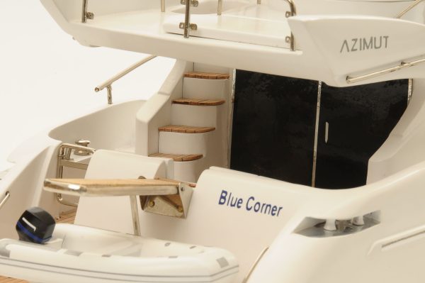 Azimut 50 Model Yacht - Image 13