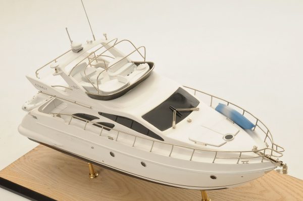 Azimut 50 Model Yacht - Image 17