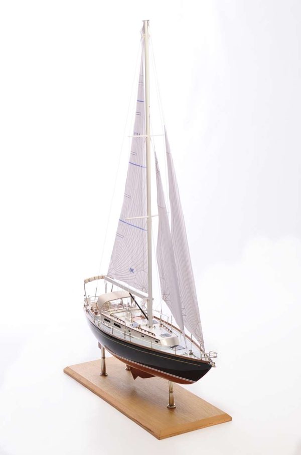 Indigo Moth Model Yacht - Image 3