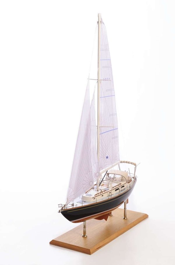 Indigo Moth Model Yacht - Image 4