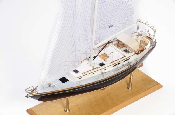 Indigo Moth Model Yacht - Image 7
