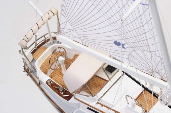 Indigo Moth Model Yacht - Image 8