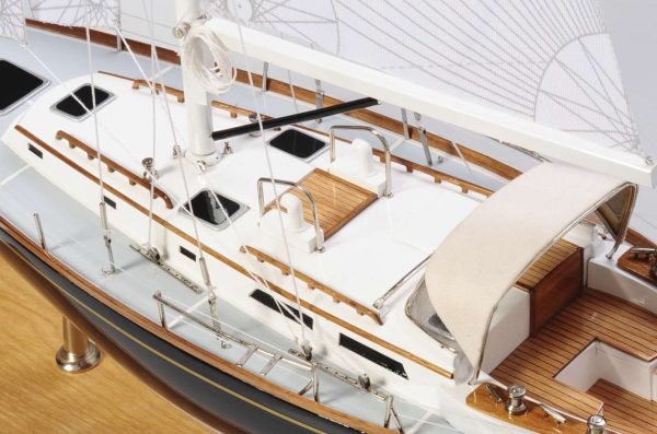 Indigo Moth Model Yacht - Image 11
