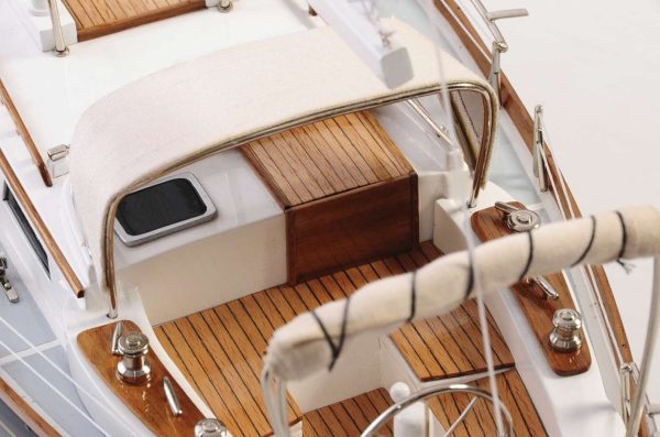 Indigo Moth Model Yacht - Image 17