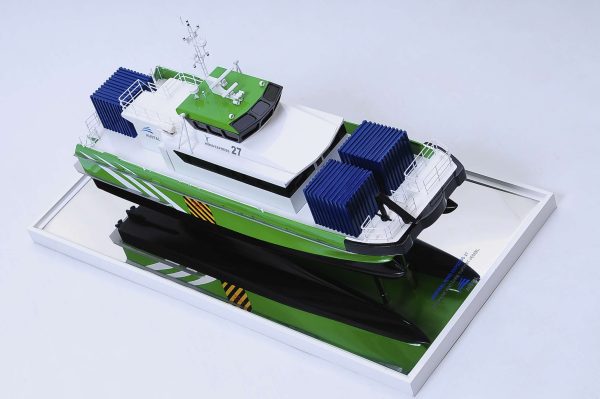 Wind Express 27 Catamaran Model - Image 7