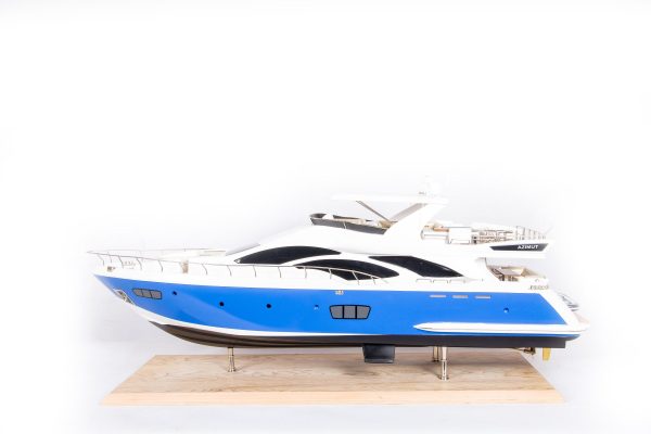 Azimut 95 Model Yacht - Image 3
