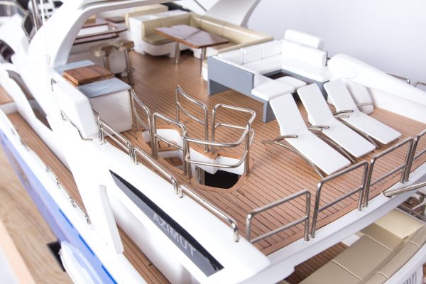 Azimut 95 Model Yacht - Image 4