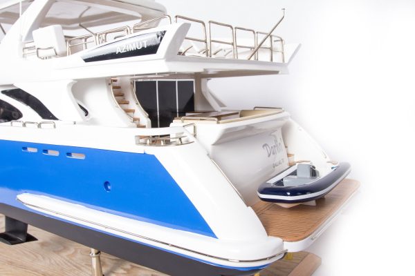 Azimut 95 Model Yacht - Image 5