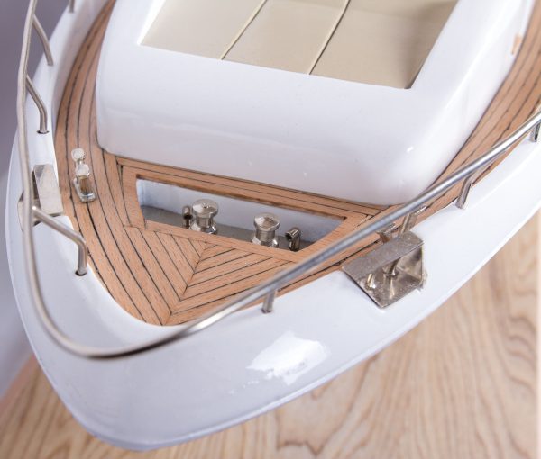 Azimut 95 Model Yacht - Image 10