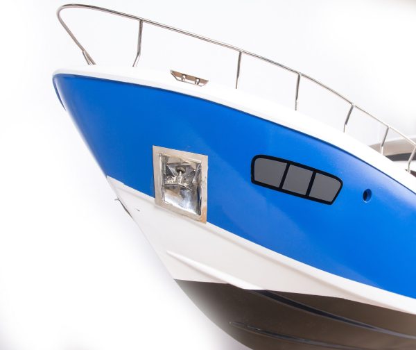 Azimut 95 Model Yacht - Image 11