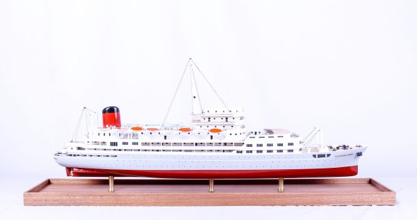 Southern Cross Passenger Liner - Image 3