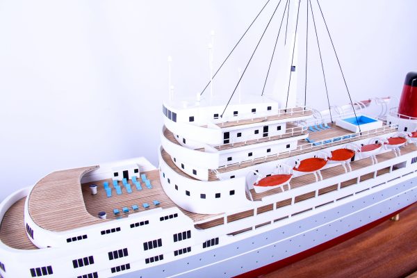 Southern Cross Passenger Liner - Image 8