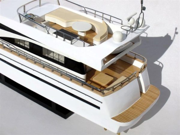 Astondoa 73 Model Boat - GN - Image 8