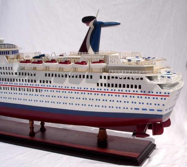 Carnival Paradise Wooden Model Boat - GN - Image 3