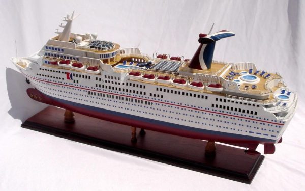Carnival Paradise Wooden Model Boat - GN - Image 5