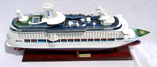 Voyager of the Seas Model Boat - GN
