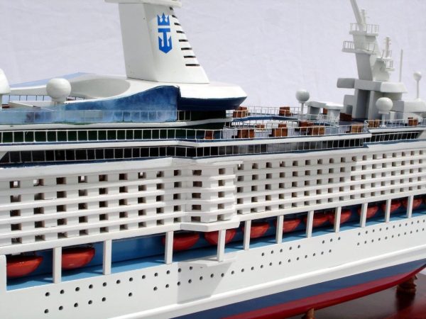 Voyager of the Seas Model Boat - GN - Image 4