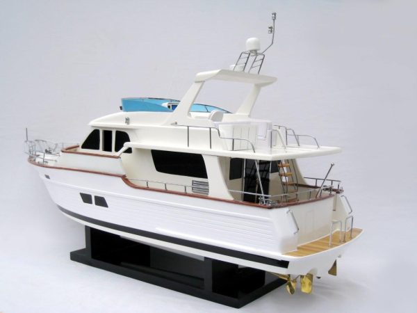 Grand Banks 42 Model Boat - GN - Image 8