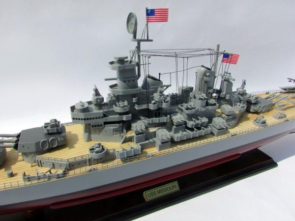 USS Missouri Model Boat - GN - Image 6