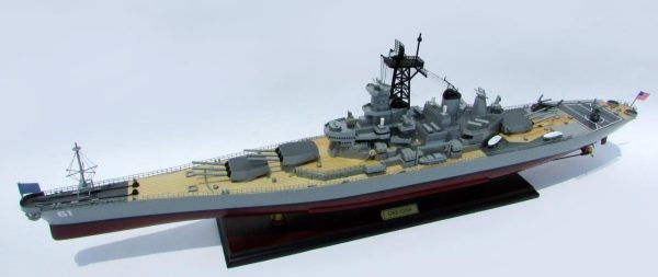 USS Iowa Model Boat - GN - Image 4